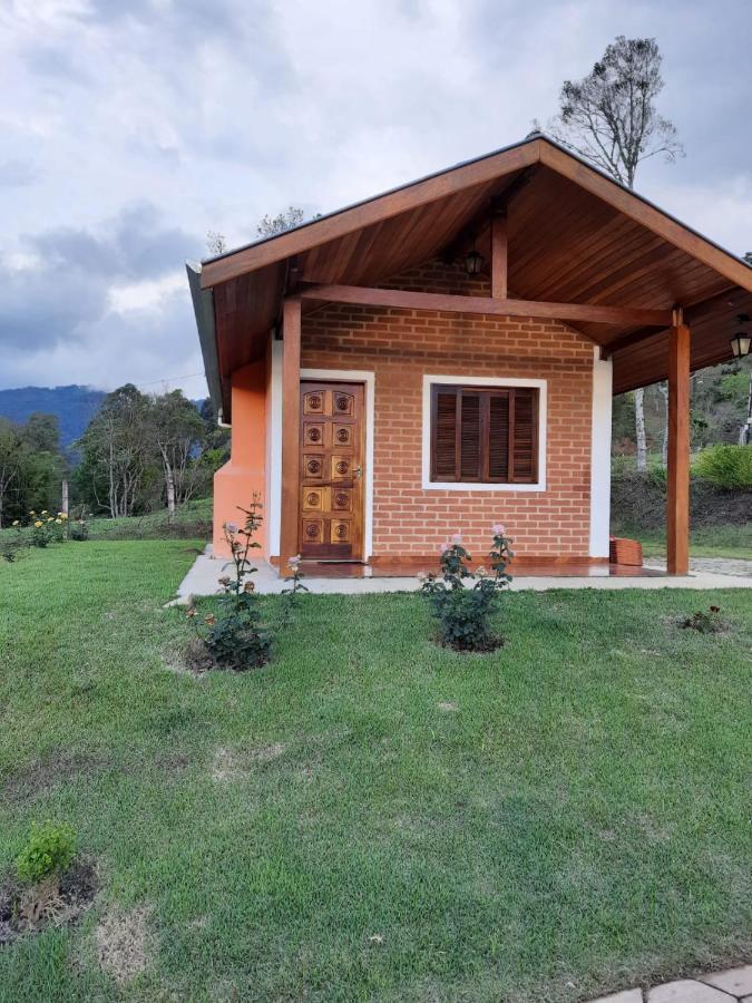 Encanto Das Rosas Santo Antônio do Pinhal Esterno foto